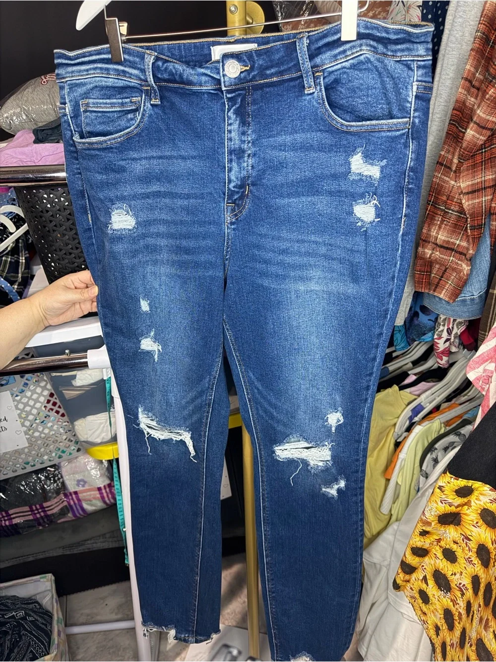 Vervet Distressed Skinny Jeans